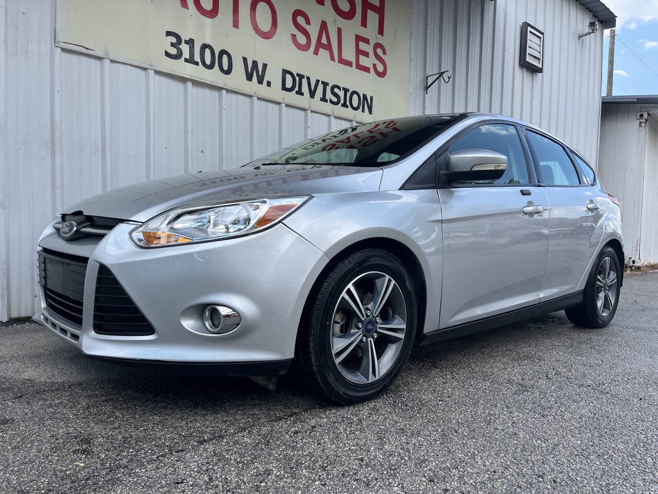 Used 2014 Ford Focus SE w/ SE Sport Package FWD image 1