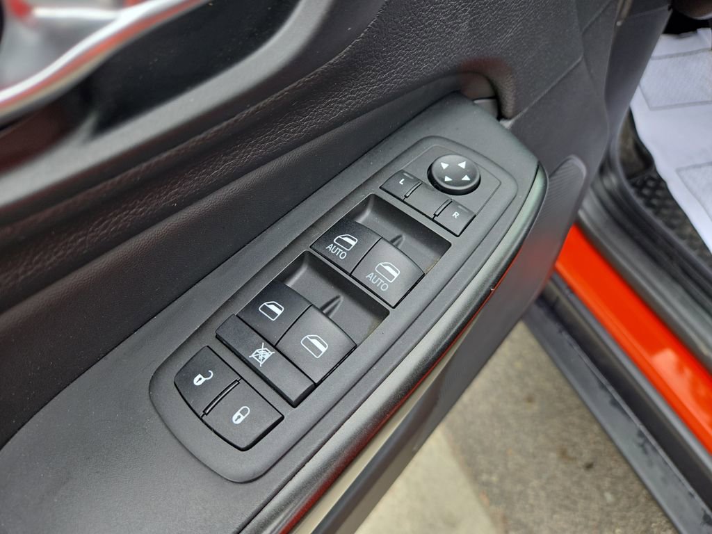 Used 2021 Jeep Cherokee Trailhawk w/ Trailer Tow Group AWD/4WD image 13