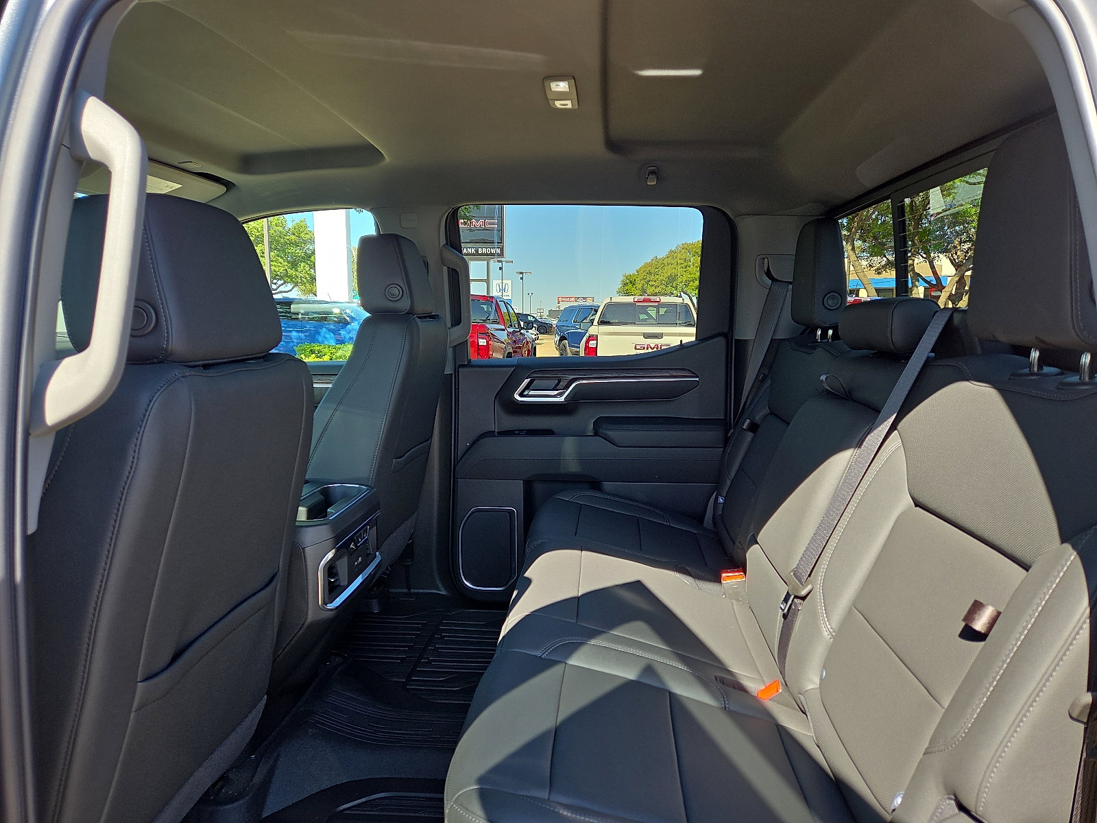 New 2026 GMC Sierra 1500 SLT AWD/4WD image 8