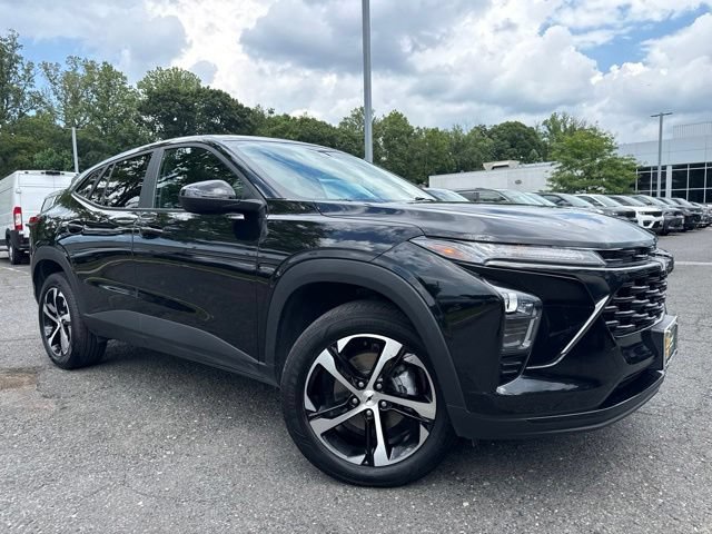 Used 2024 Chevrolet Trax RS w/ Driver Confidence Package FWD image 1