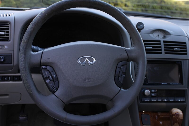 Used 2003 INFINITI I35 w/ Sunroof & Sunshade Pkg FWD image 16