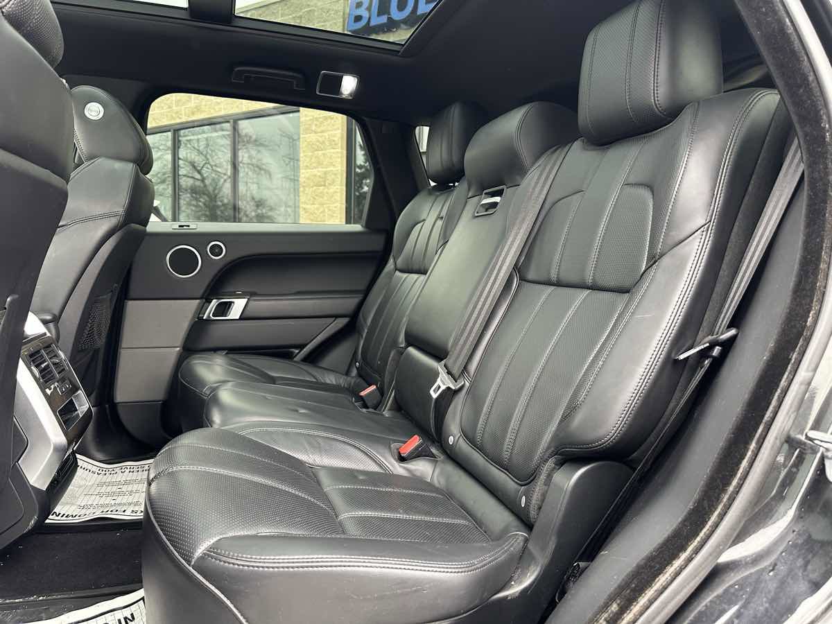 Used 2016 Land Rover Range Rover Sport HSE image 42