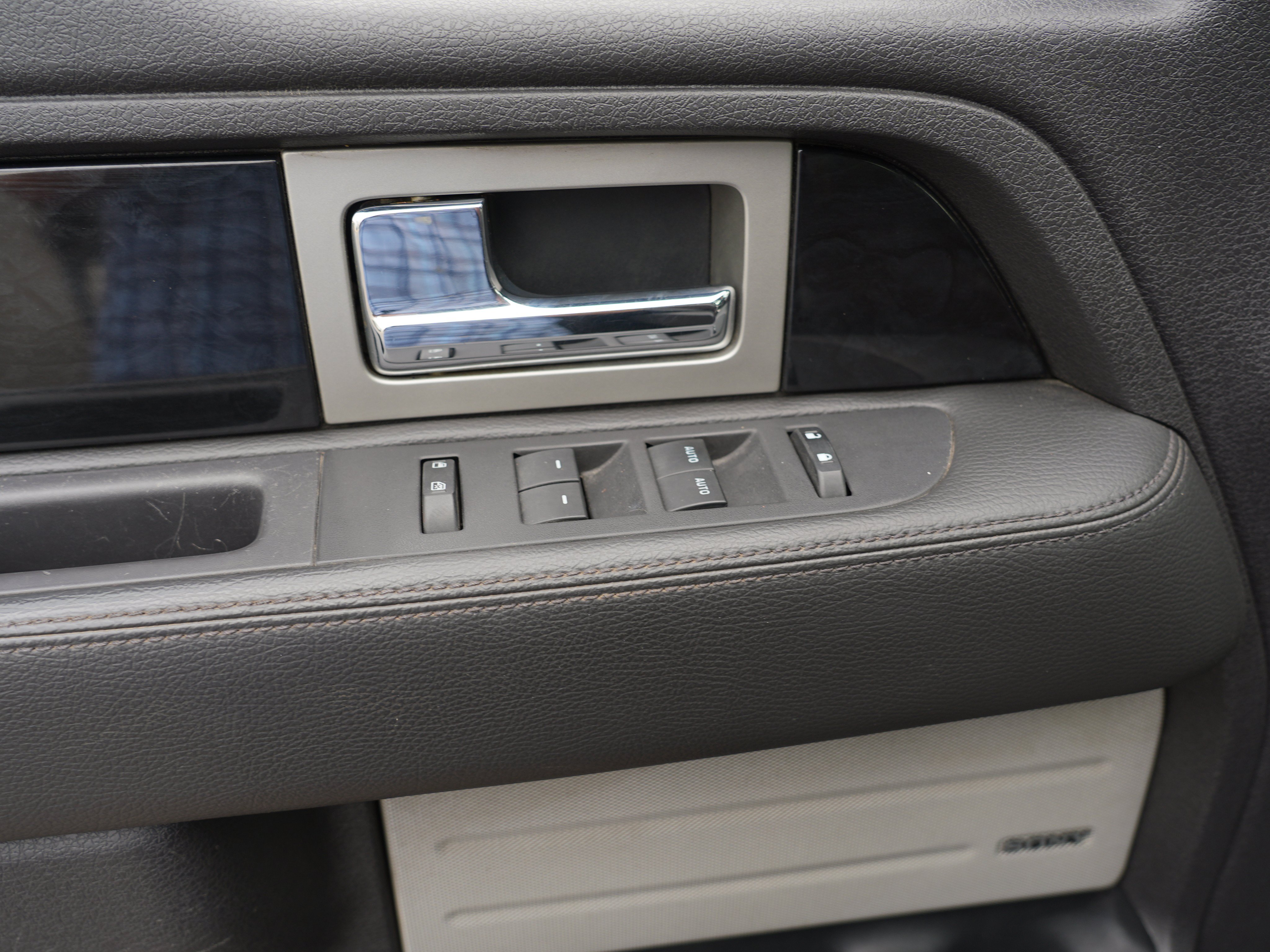 Used 2011 Ford F150 Platinum AWD/4WD image 19