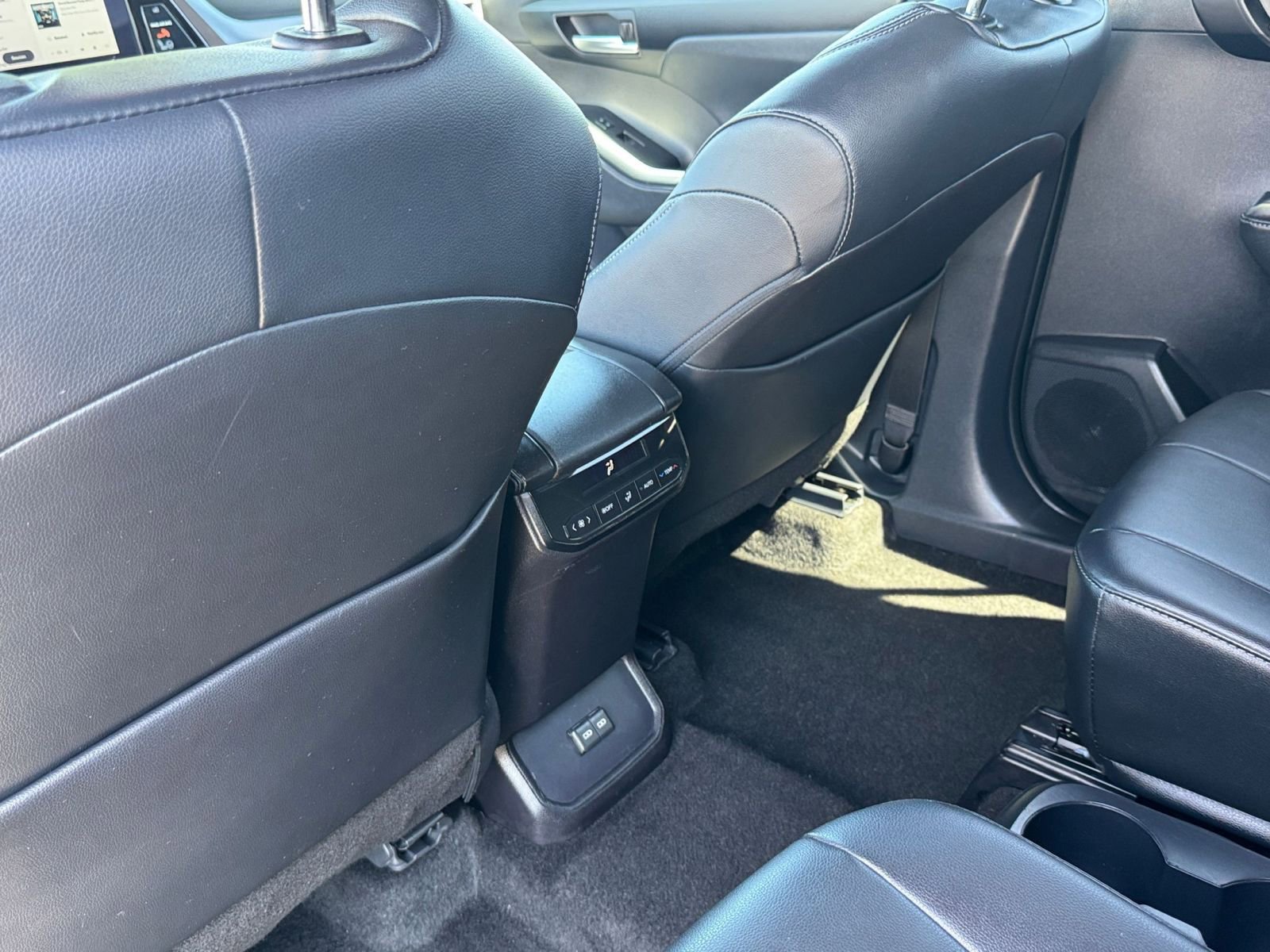 Used 2025 Toyota Highlander XSE AWD/4WD image 25