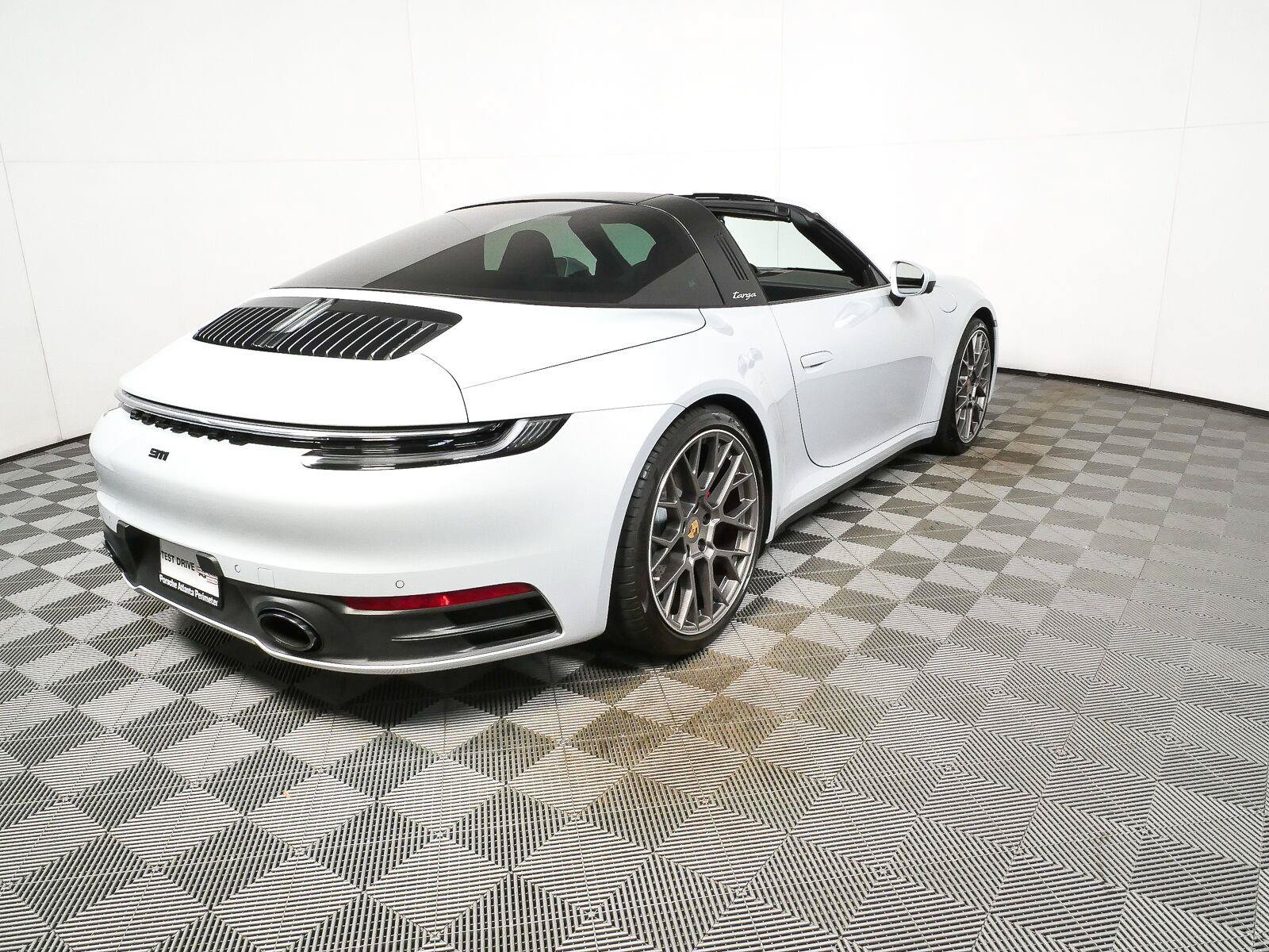 Certified 2024 Porsche 911 Targa 4S w/ Premium Package AWD/4WD image 36