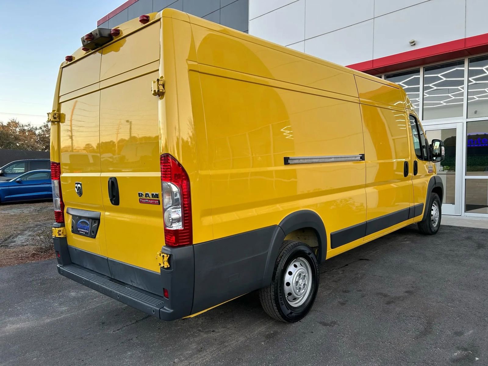Used 2018 RAM ProMaster 3500 w/ Interior Convenience Group image 4
