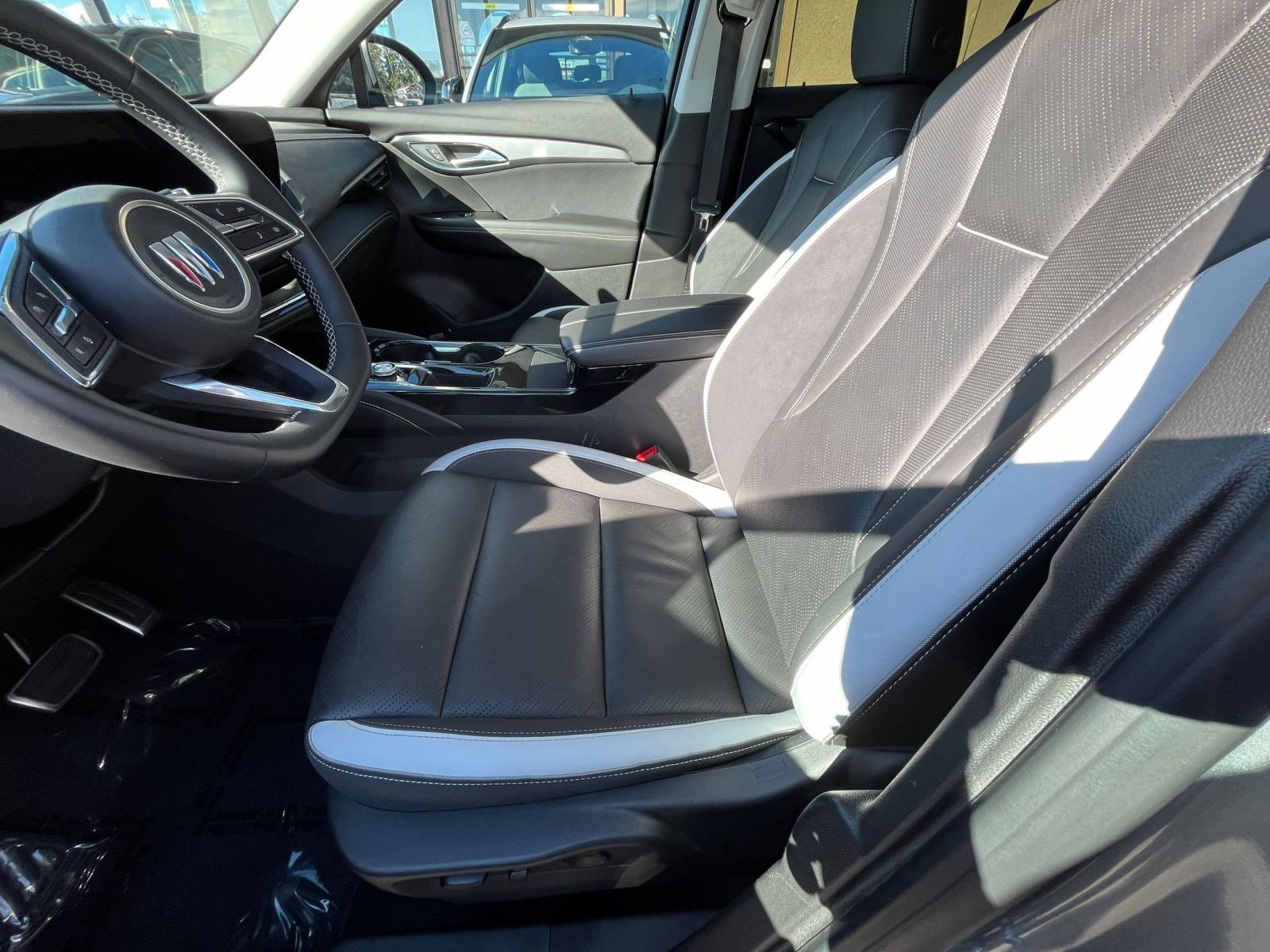 Used 2024 Buick Envision Sport Touring image 27