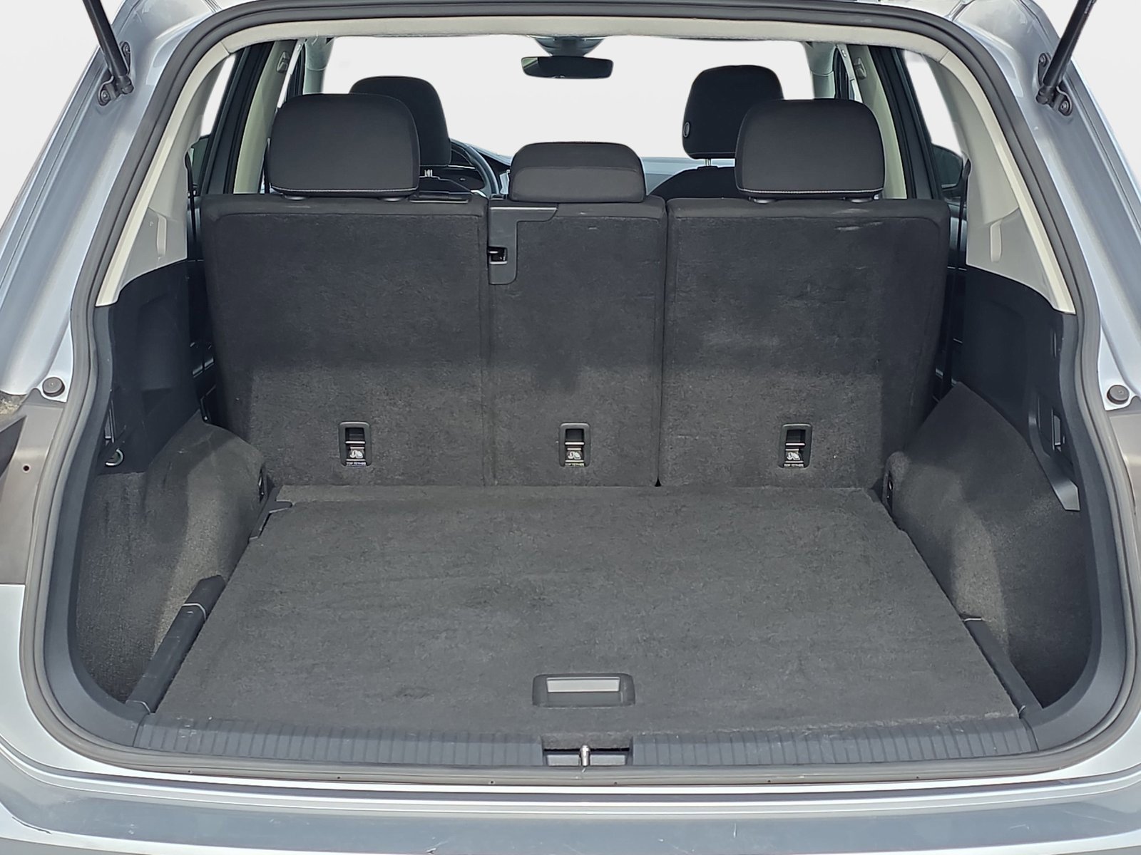 Used 2024 Volkswagen Tiguan S image 12