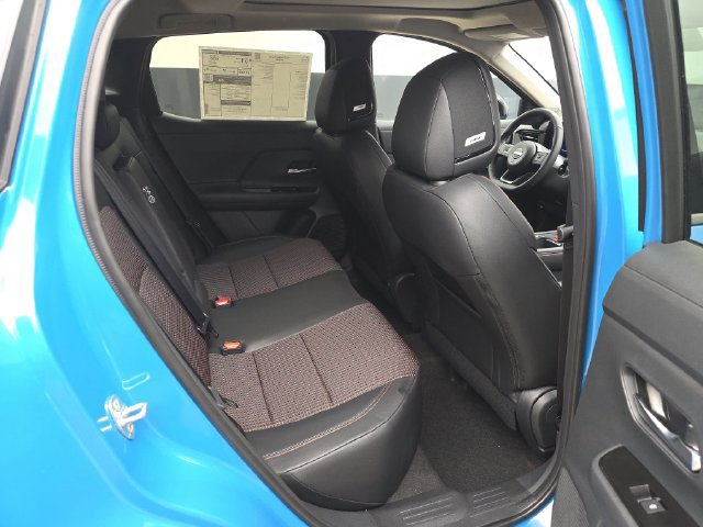 New 2027 Nissan Kicks SR w/ SR Premium Package FWD image 19