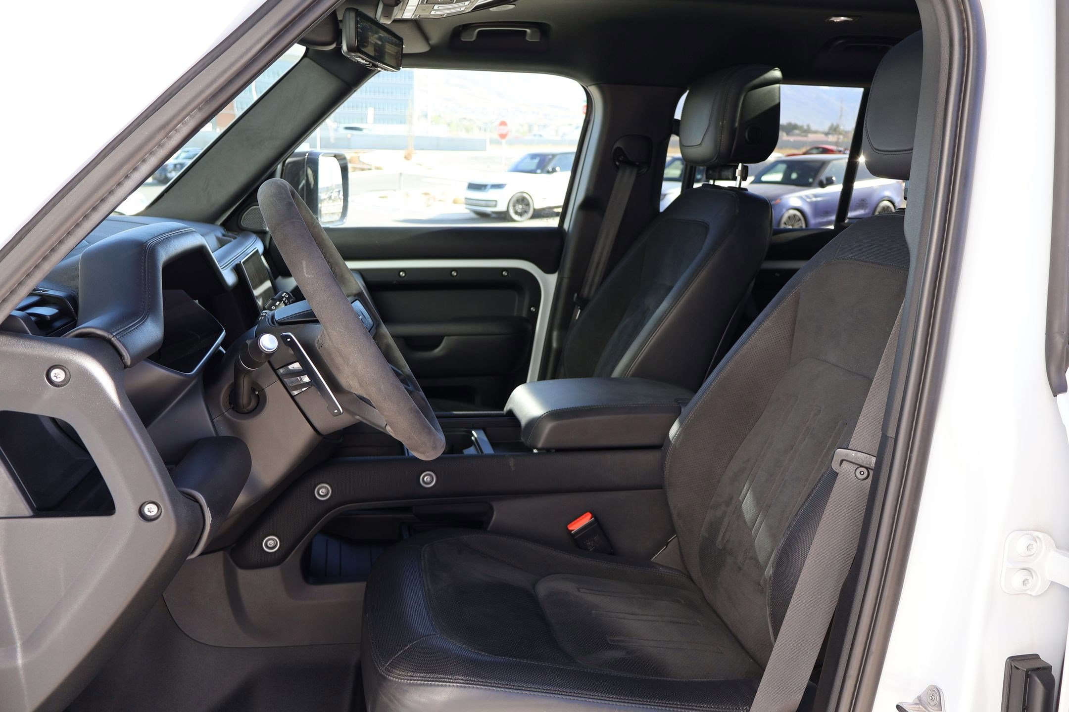 Certified 2023 Land Rover Defender 110 V8 image 25