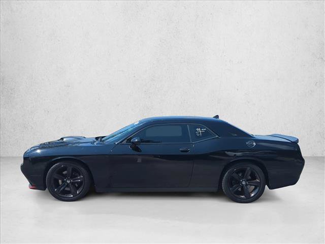 Used 2016 Dodge Challenger R/T RWD image 4