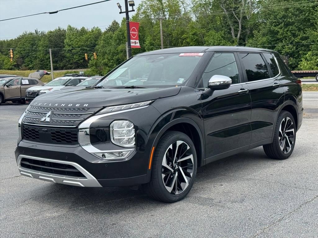 Used 2023 Mitsubishi Outlander SE AWD/4WD image 7