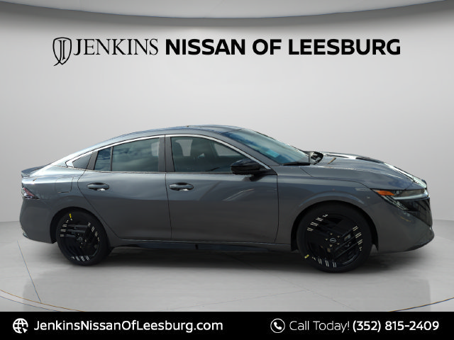 Used 2026 Nissan Sentra SR w/ Floor Mat Package FWD image 3