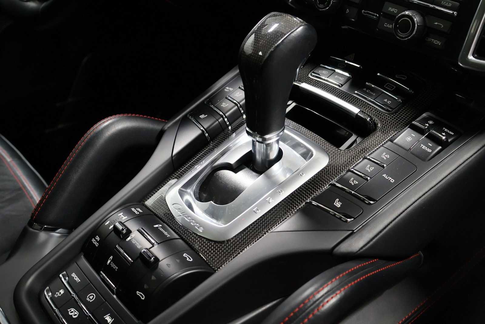 Used 2014 Porsche Cayenne GTS AWD/4WD image 21