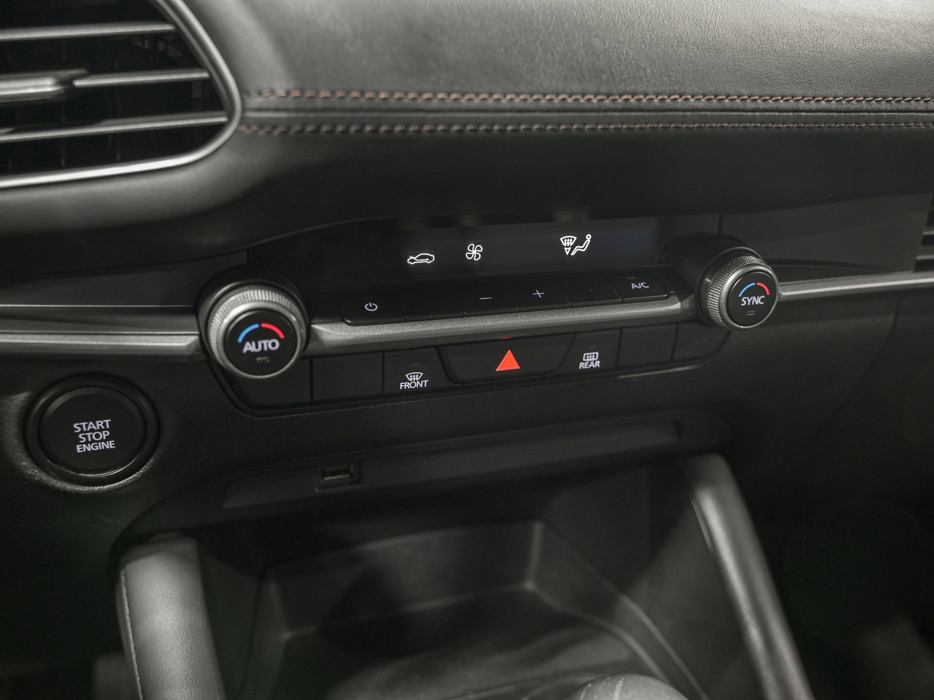 Used 2020 MAZDA MAZDA3 Hatchback image 24