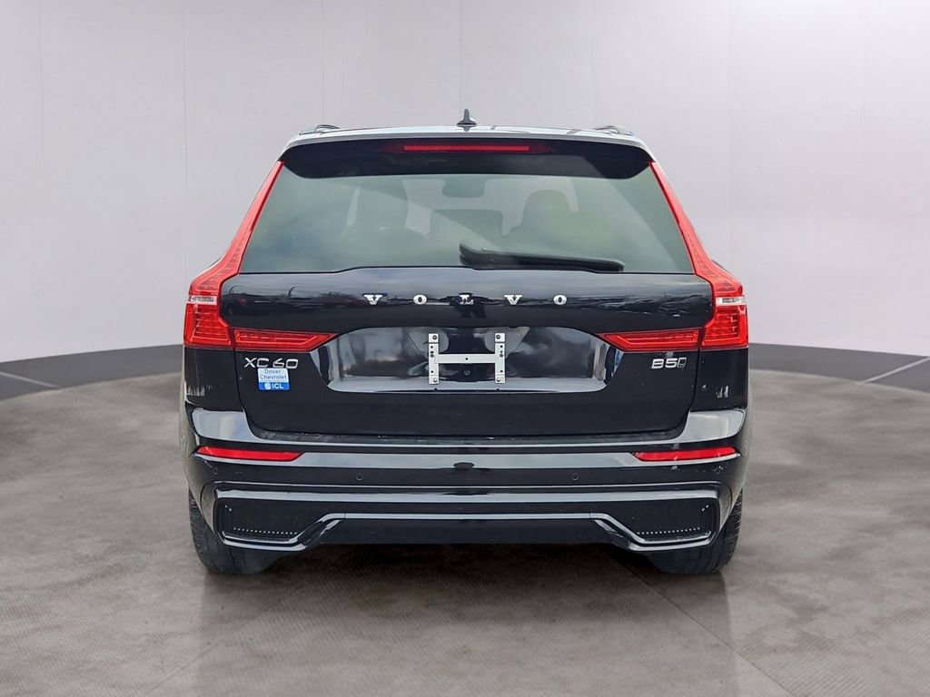 Used 2025 Volvo XC60 B5 Core image 5