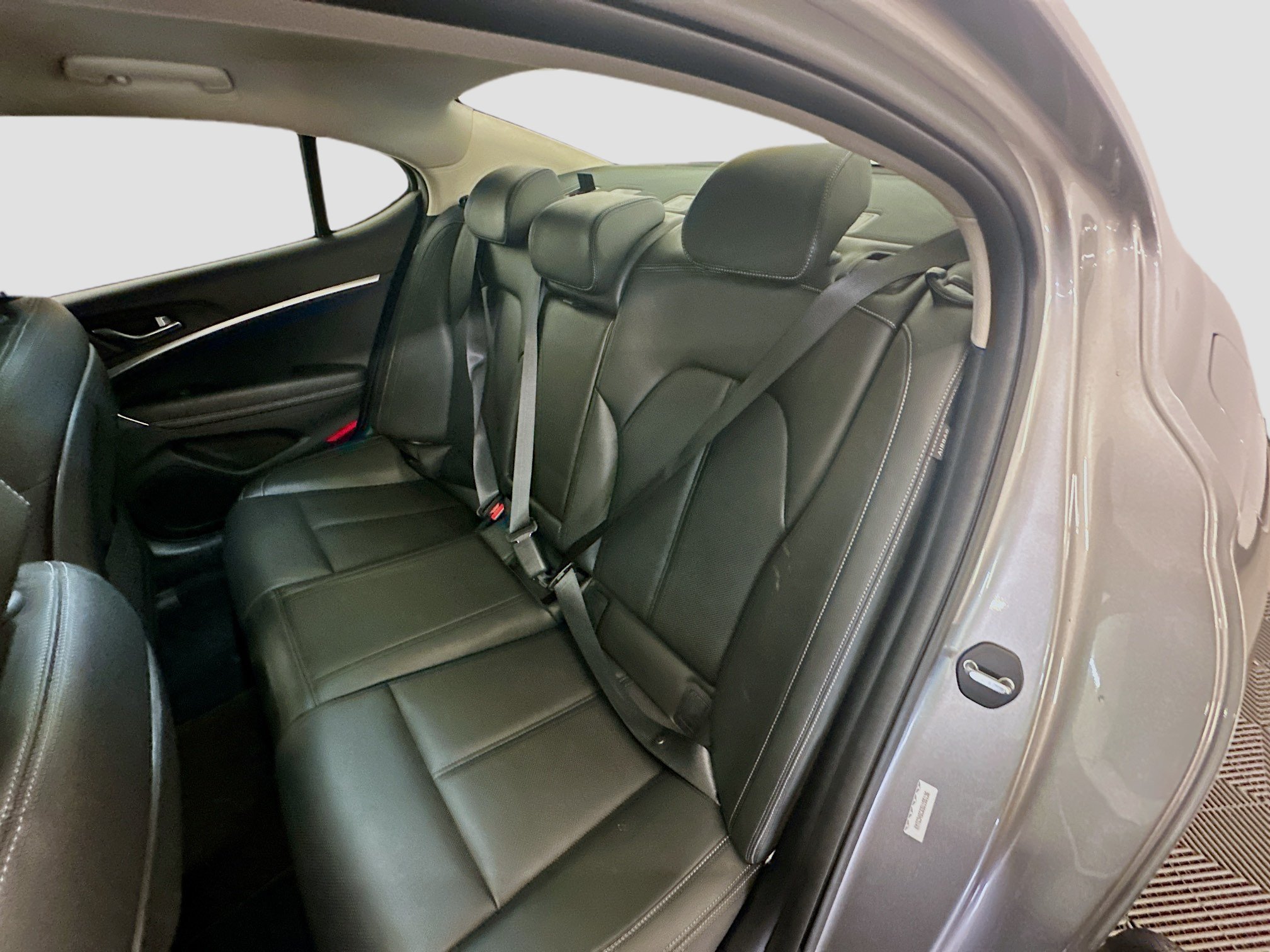 Used 2025 Genesis G70 2.5T AWD/4WD image 29