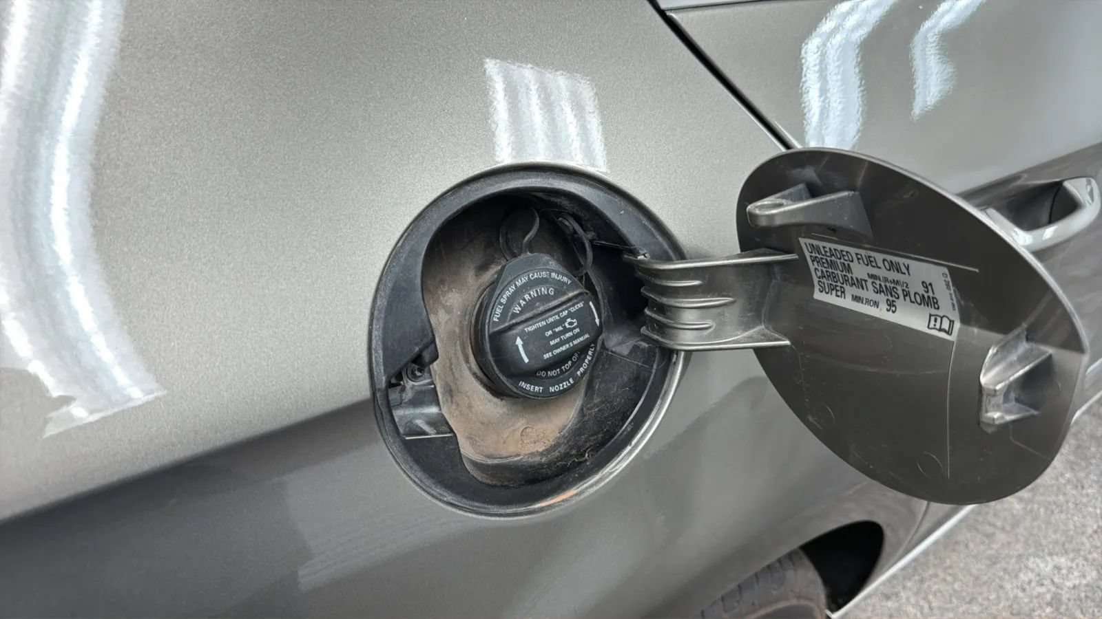 Used 2010 Volkswagen CC Sport FWD image 24