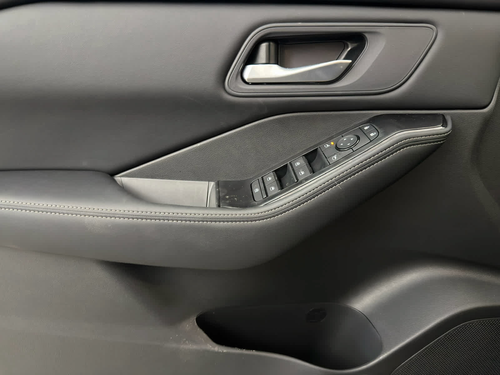 New 2026 Nissan Rogue SV FWD image 22