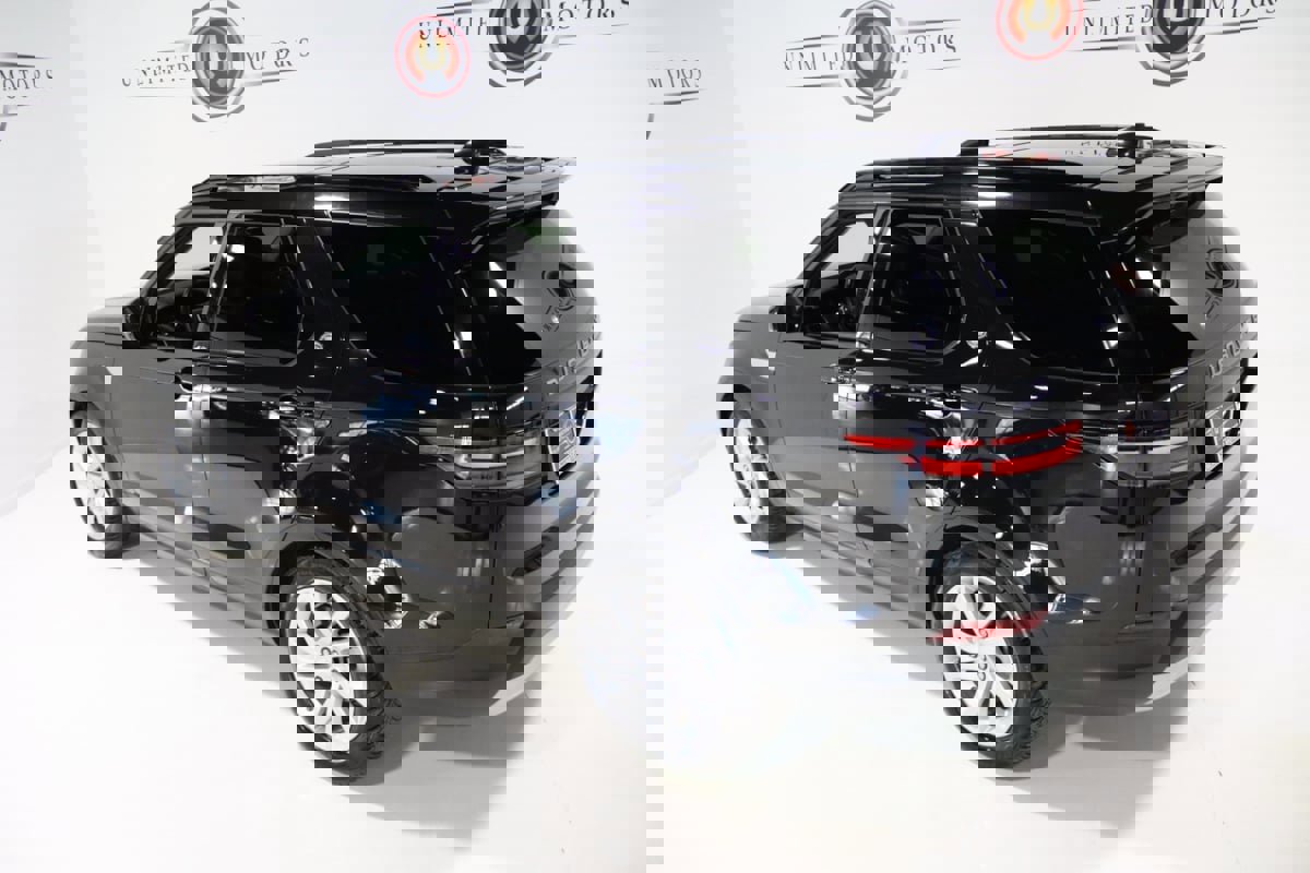 Used 2018 Land Rover Discovery HSE image 11