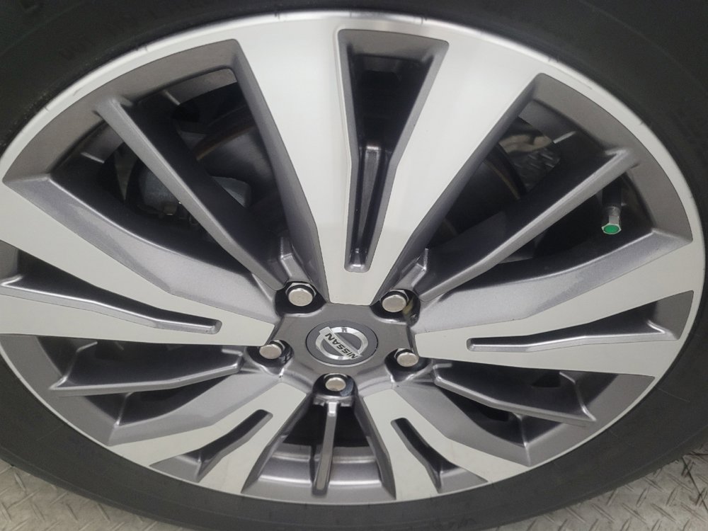 Used 2020 Nissan Pathfinder SL FWD image 31