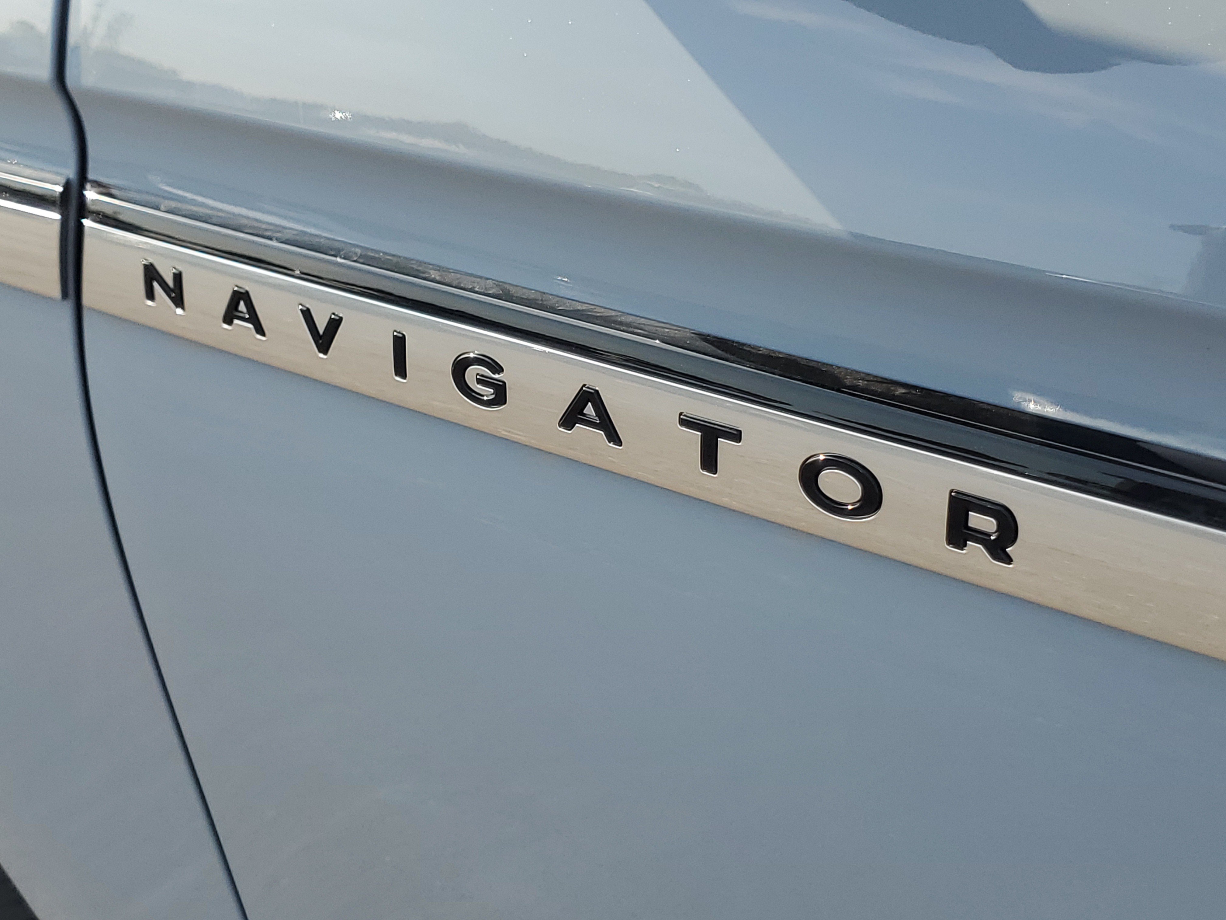 New 2027 Lincoln Navigator Reserve AWD/4WD image 7