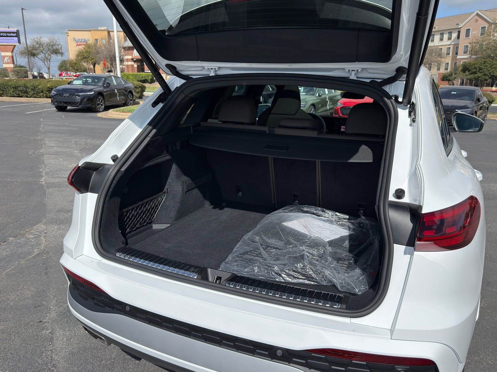 Used 2025 Audi Q5 Premium Plus w/ Premium Plus image 25