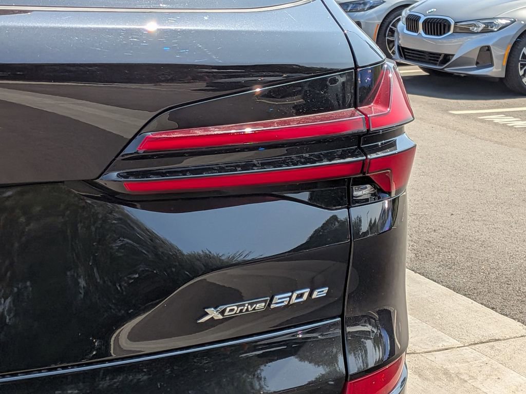 New 2026 BMW X5 xDrive50e image 25
