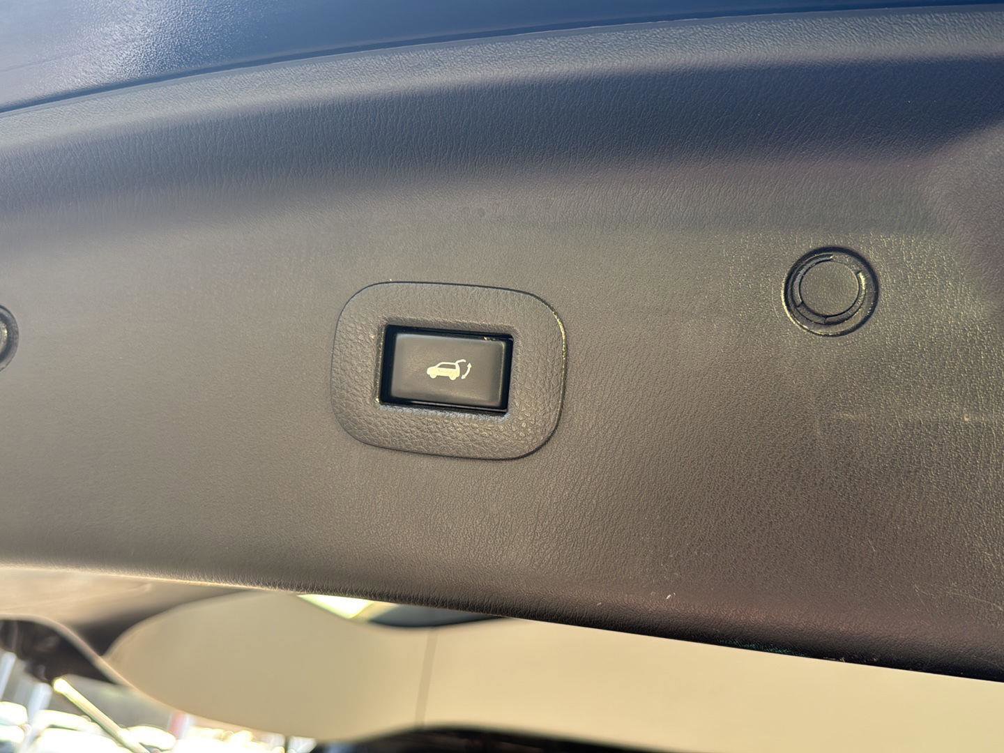 Used 2020 Nissan Armada SL w/ Premium Package image 11