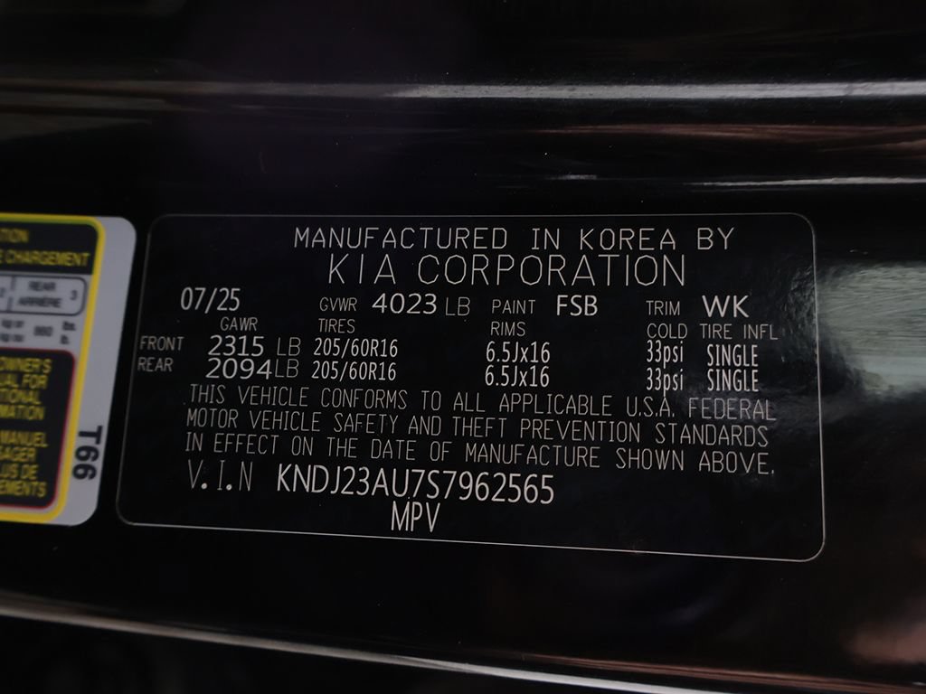Used 2025 Kia Soul LX w/ LX Technology Package FWD image 46
