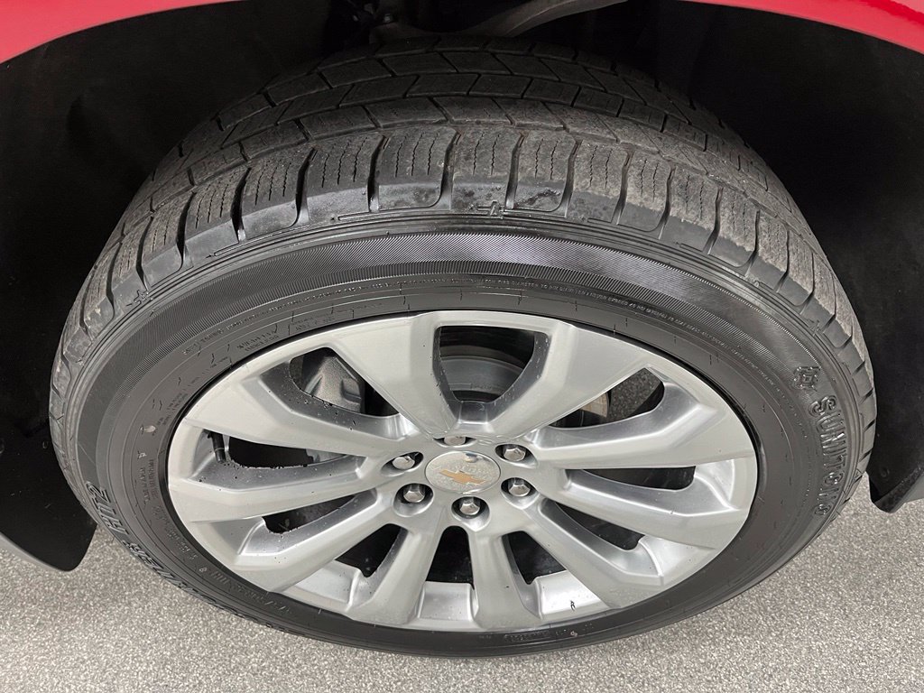Used 2025 Chevrolet Suburban Premier AWD/4WD image 18