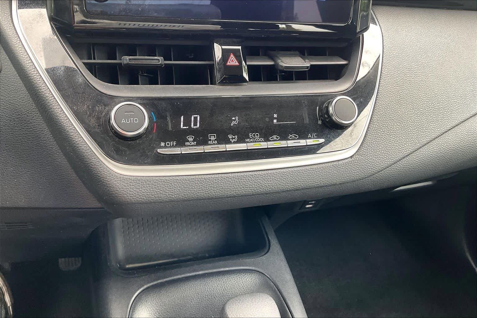 Used 2023 Toyota Corolla LE FWD image 32