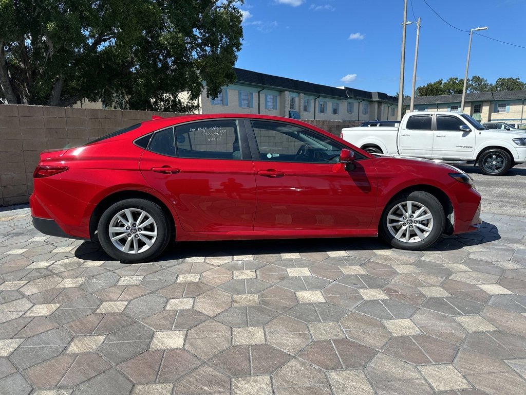 Used 2025 Toyota Camry LE image 4