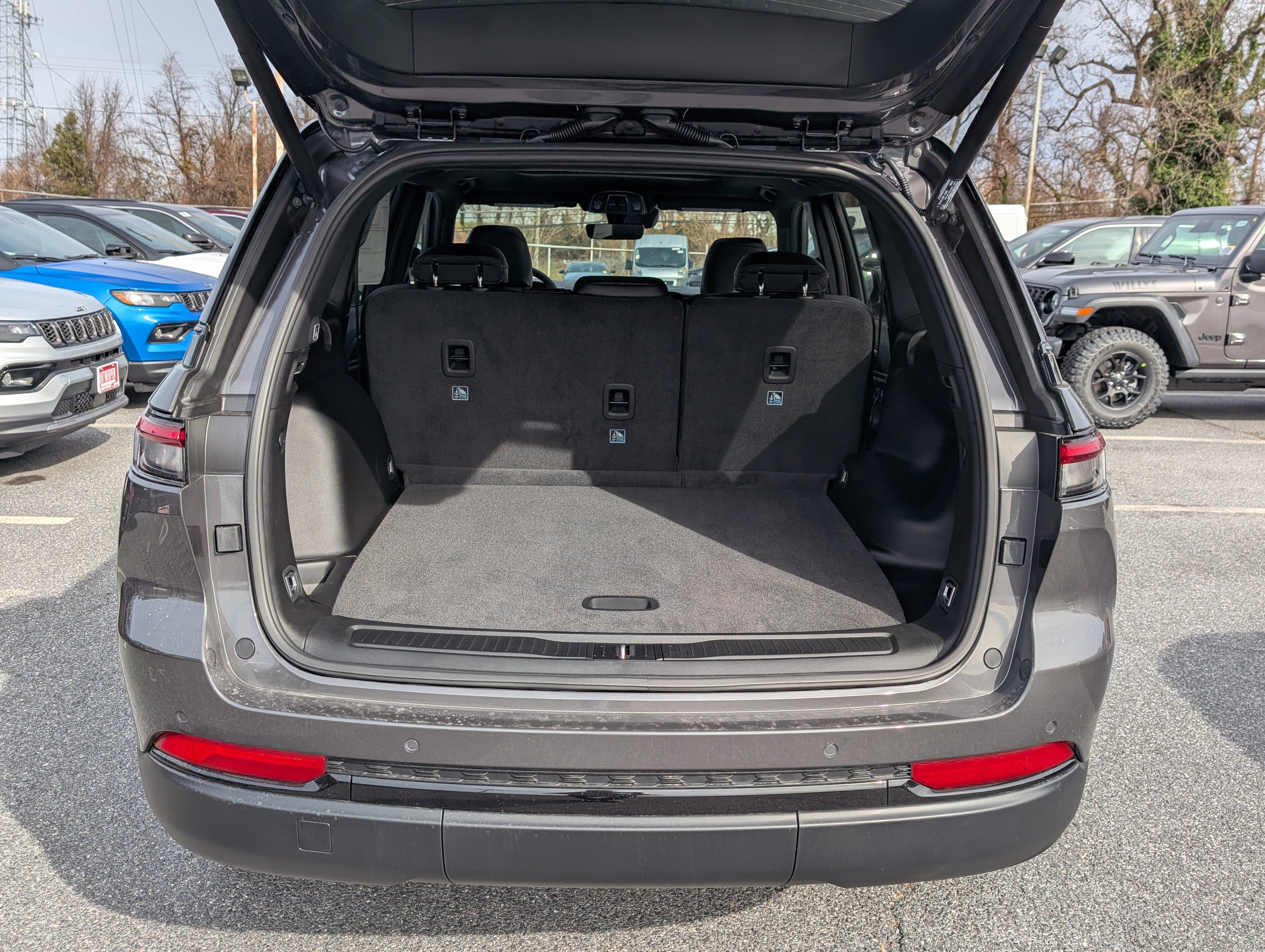 New 2025 Jeep Grand Cherokee Limited AWD/4WD image 11