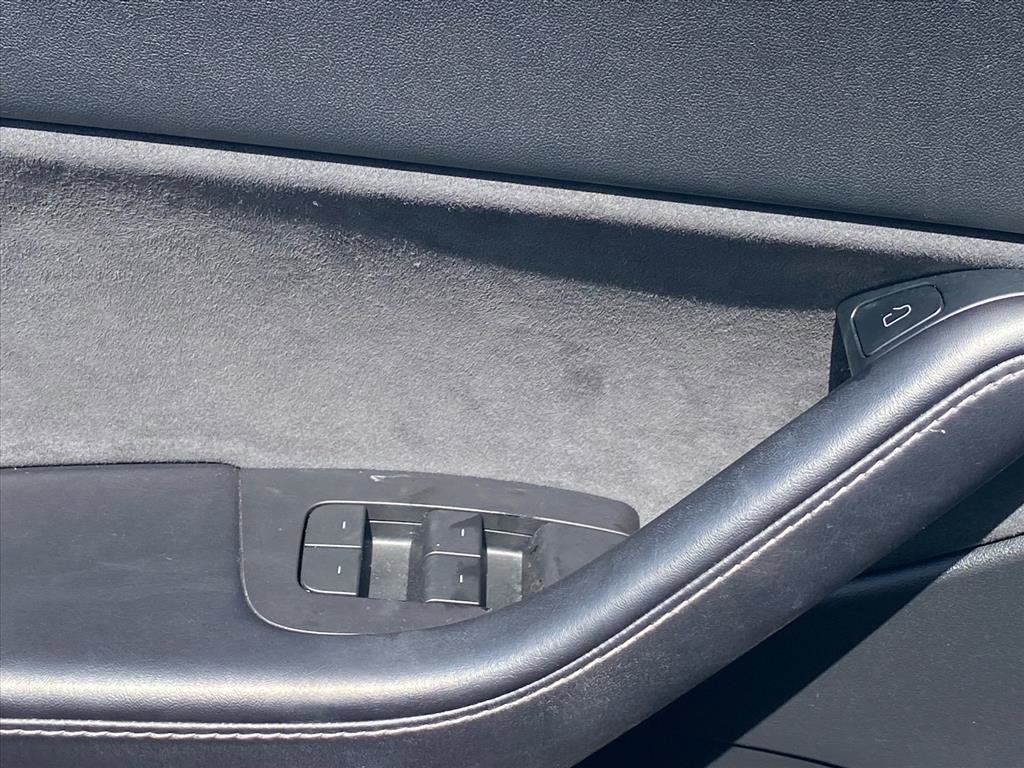Used 2021 Tesla Model Y Long Range image 17