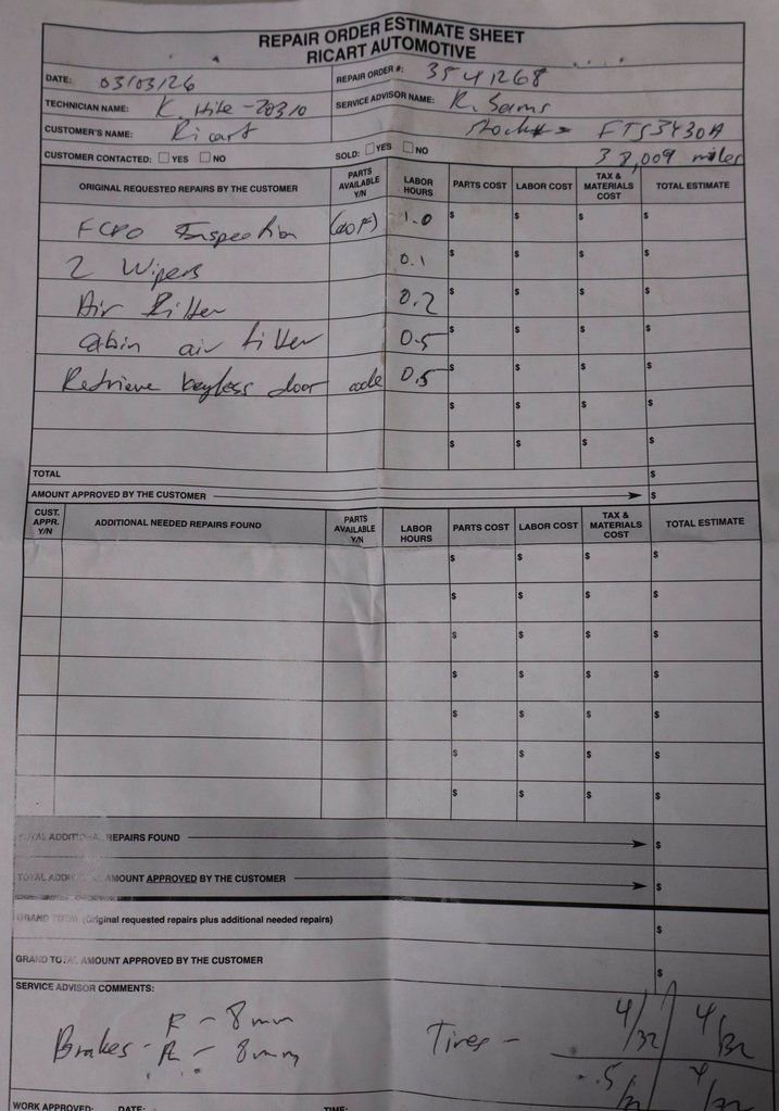 Certified 2023 Ford Explorer XLT w/ Equipment Group 202A image 3