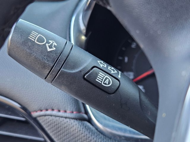 Used 2023 Chevrolet Traverse RS image 9