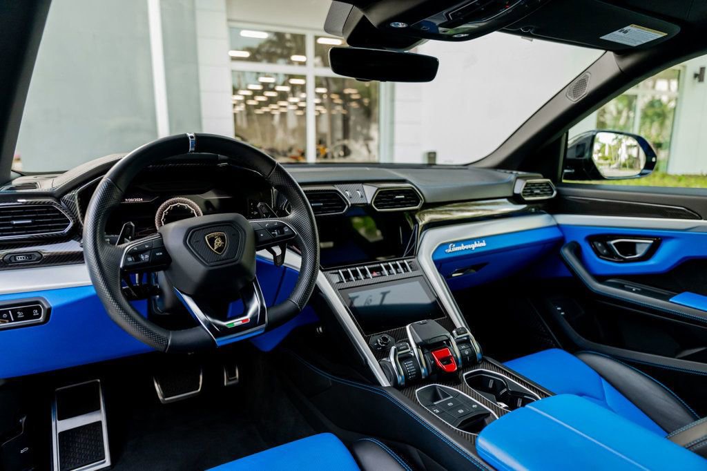 Used 2020 Lamborghini Urus image 37