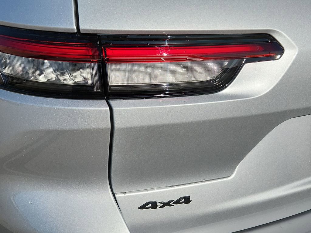 New 2026 Jeep Grand Cherokee L Laredo image 10