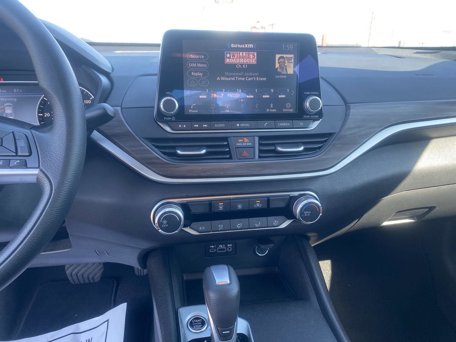 Used 2025 Nissan Altima 2.5 SV image 20