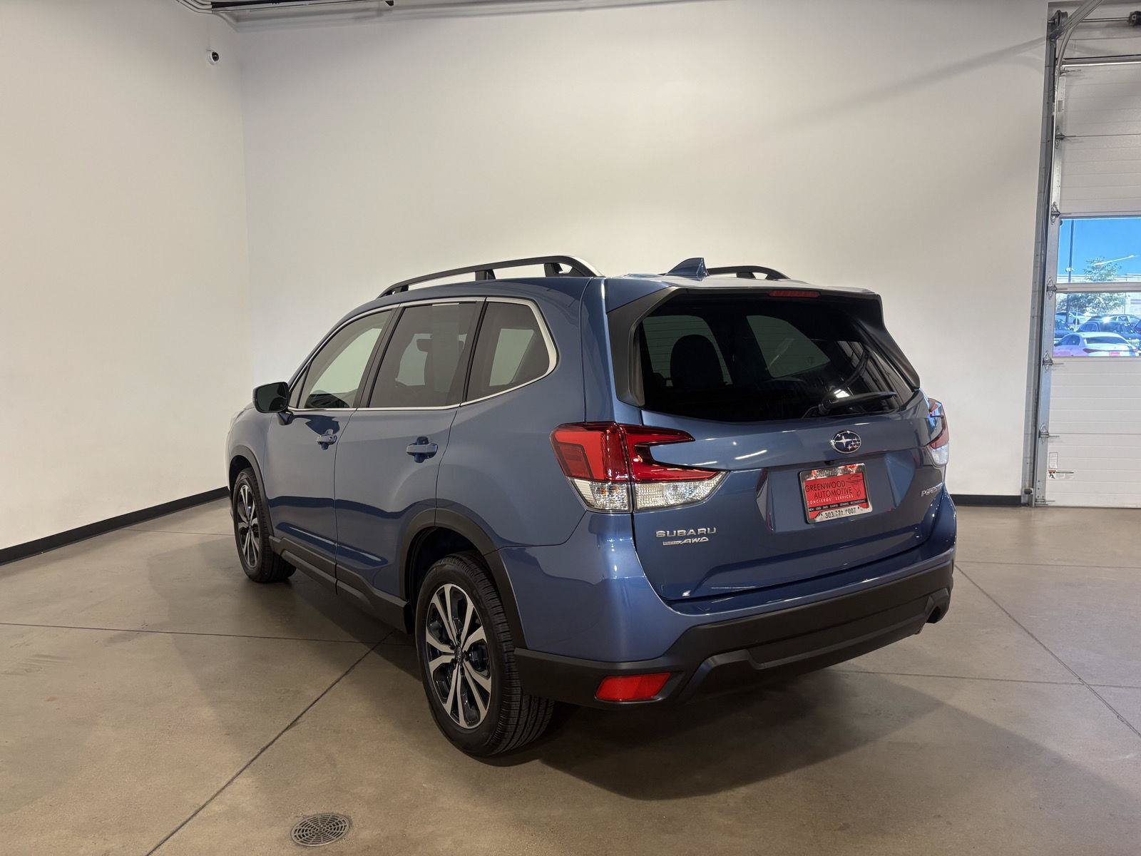 Used 2023 Subaru Forester Limited AWD/4WD image 5