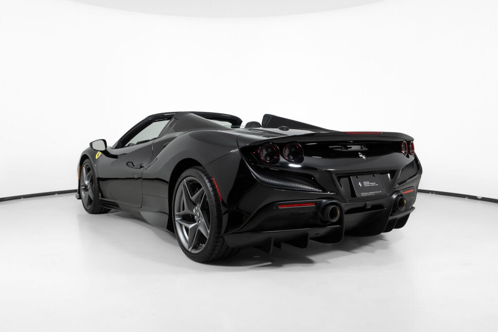 Used 2022 Ferrari F8 Tributo RWD image 4