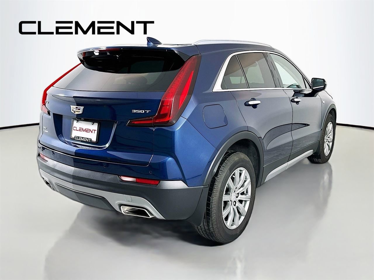 Used 2022 Cadillac XT4 Premium Luxury w/ Safety Alert Package image 7