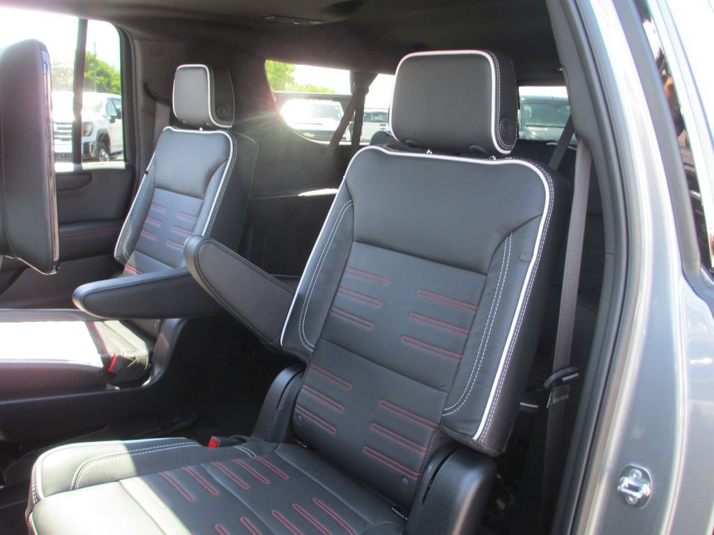 Certified 2025 GMC Yukon XL AT4 Ultimate AWD/4WD image 24