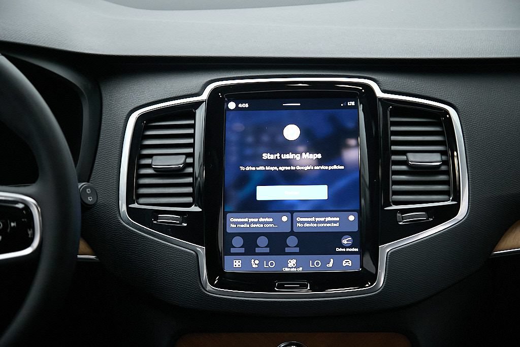 Certified 2024 Volvo XC90 B6 Plus w/ Protection Package Premier AWD/4WD image 28