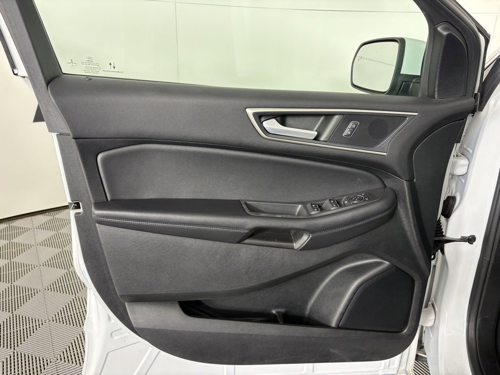 Used 2022 Ford Edge SEL image 12