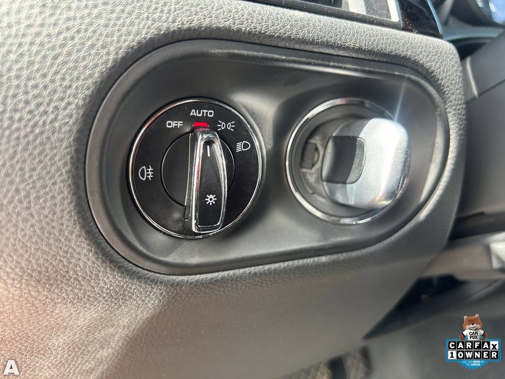 Used 2024 Porsche Macan AWD/4WD image 28