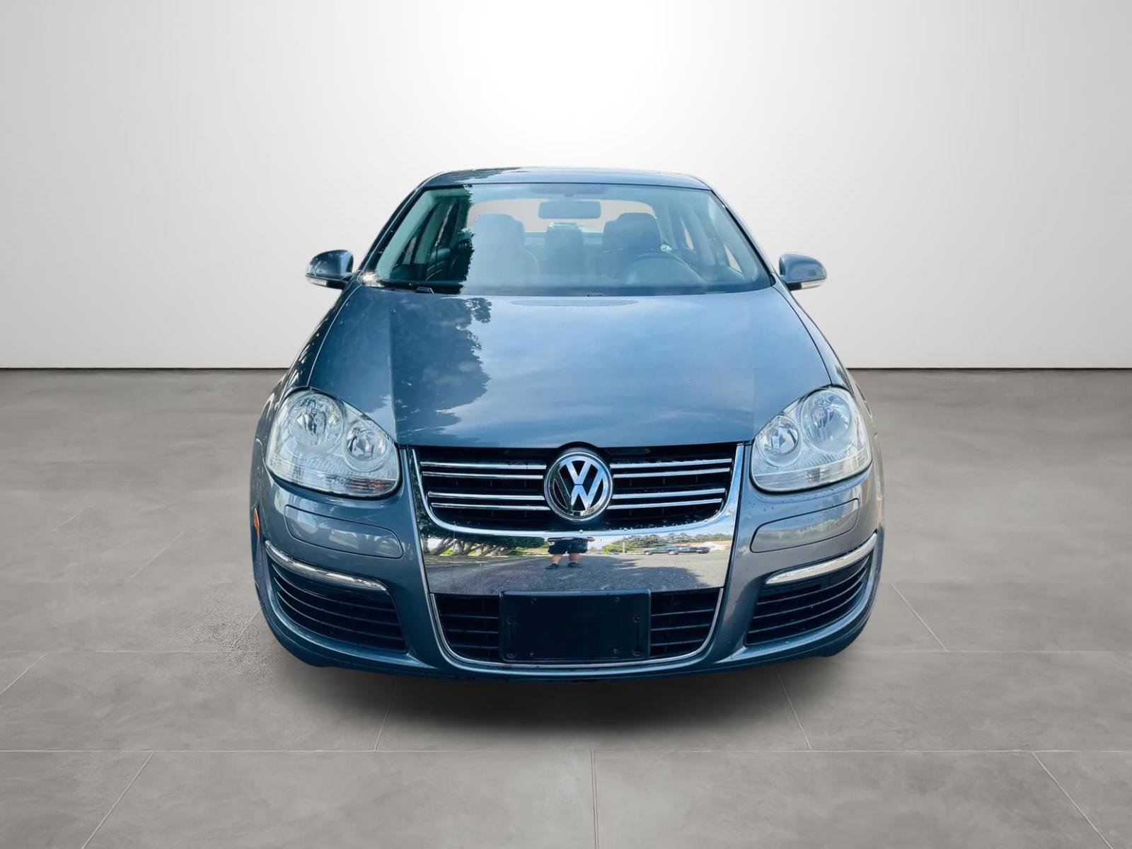 Used 2008 Volkswagen Jetta SE FWD image 2