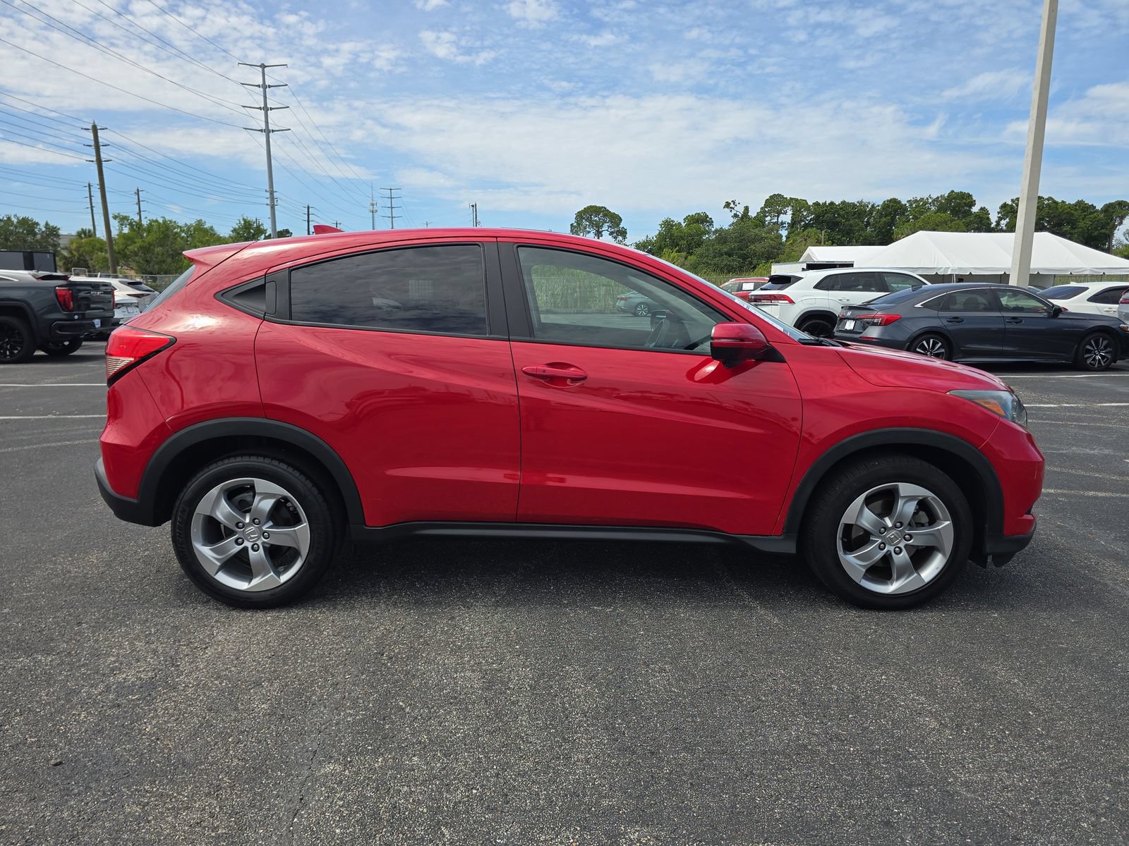 Used 2017 Honda HR-V EX image 2