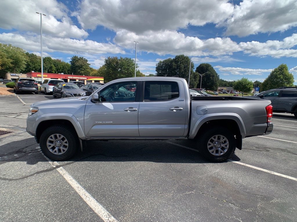 Used 2017 Toyota Tacoma SR5 w/ Tow Package AWD/4WD image 7